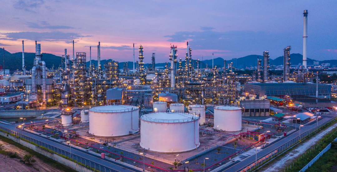 Digital Transformation in Oil and Gas: AI and IoT for Smarter Operations